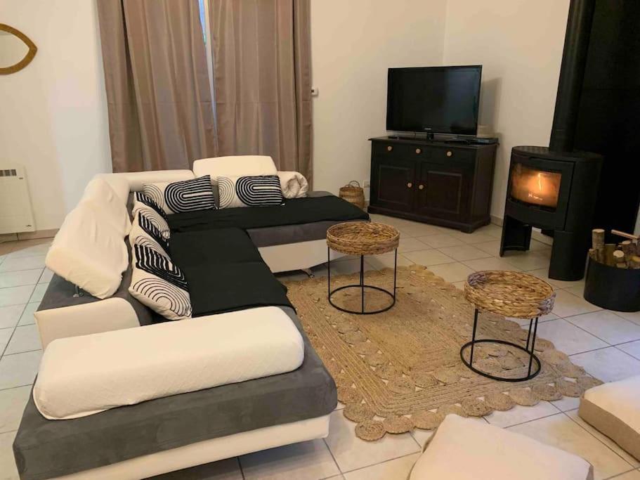 אברמס Gite 3 Etoiles Les Gourlines Avec Balneo, Veranda, Piscine Et Garage מראה חיצוני תמונה