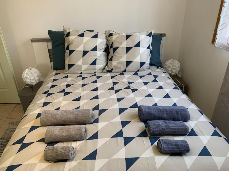 אברמס Gite 3 Etoiles Les Gourlines Avec Balneo, Veranda, Piscine Et Garage מראה חיצוני תמונה
